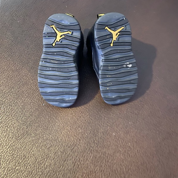 Air Jordan NYC 10s size 7c - Picture 4 of 4